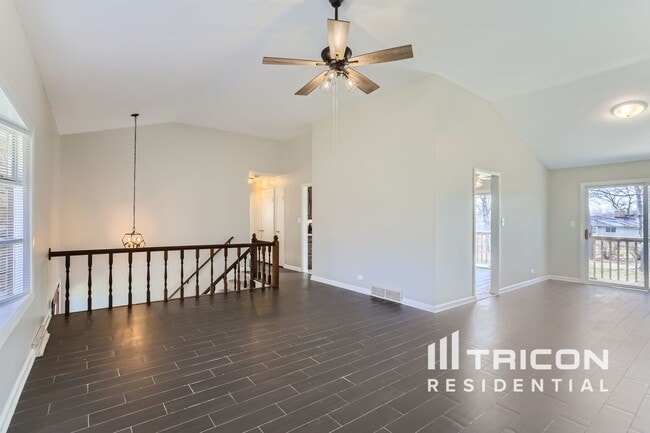 Building Photo - 7221 Red Oak Dr