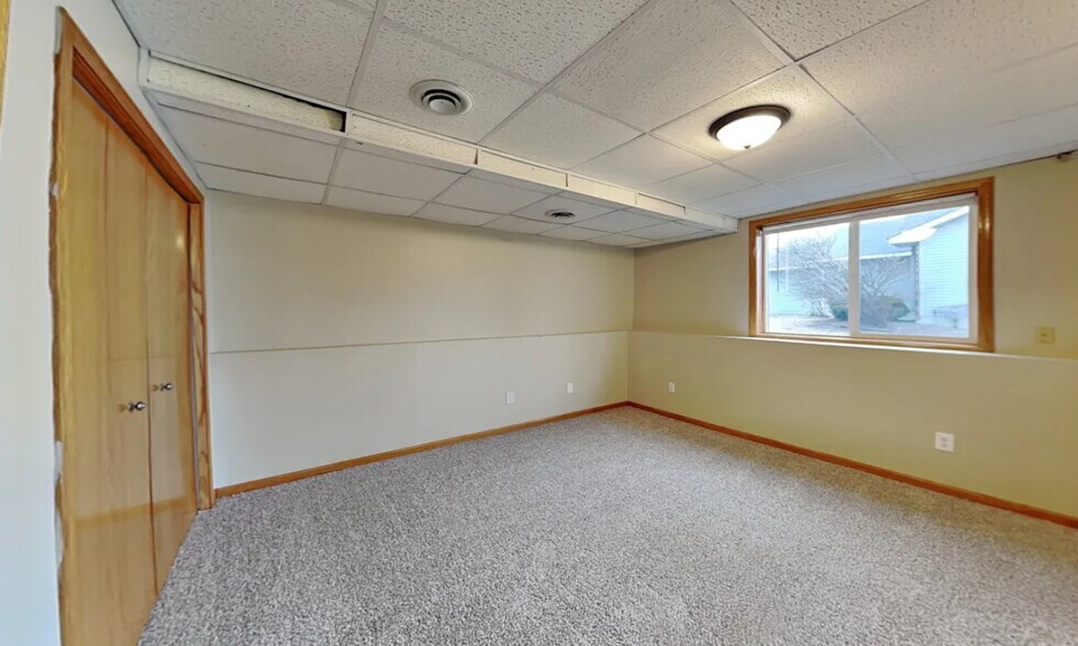 Building Photo - 10711 Unity Ln N