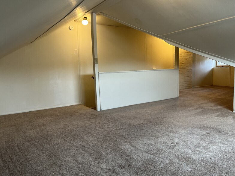 Building Photo - 720 Bellefonte Avenue