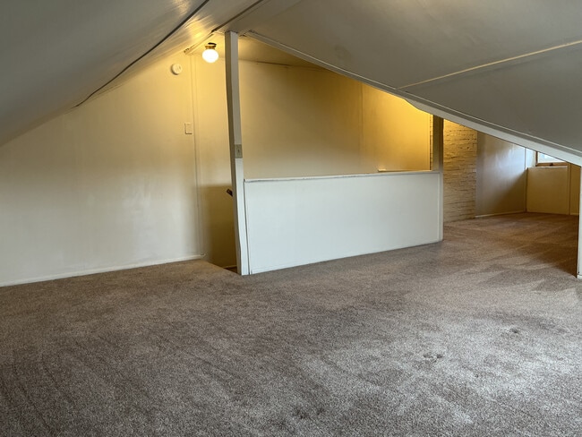 Building Photo - 720 Bellefonte Avenue