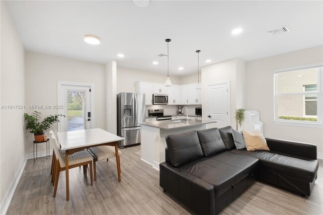 Building Photo - 2917 Olivia Ave