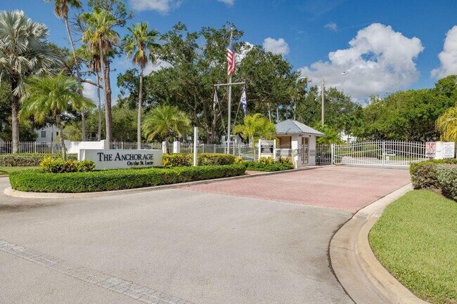 Building Photo - 2500 SE Anchorage Cove