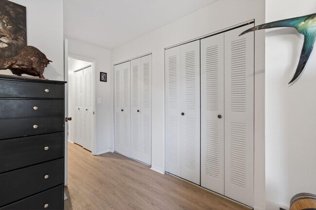 Building Photo - 1100 Scotia Dr