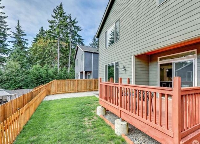 Building Photo - Home in Central Kitsap
