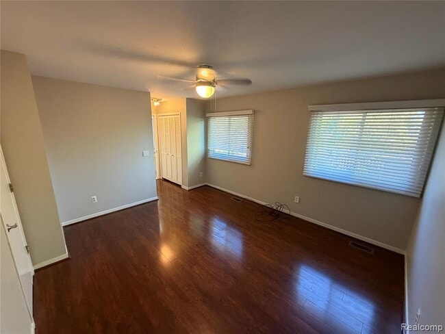 Building Photo - 39588 Squire Rd