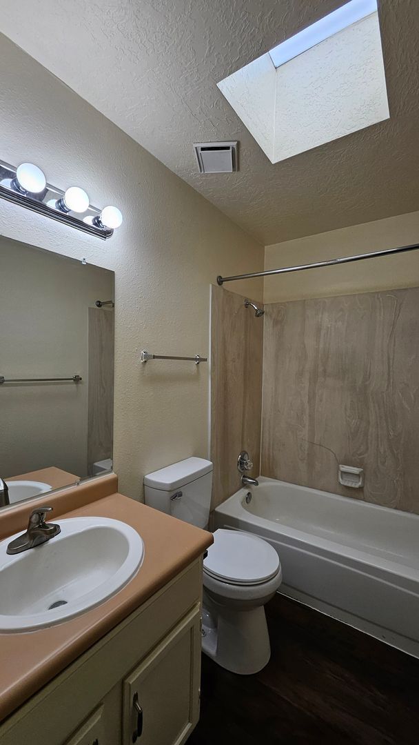 Building Photo - Martha Street NE-2208