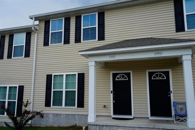 Building Photo - 1992 Greencastle Ln