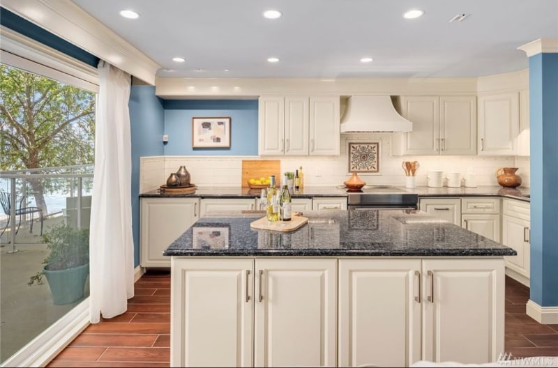 Building Photo - 1810 43rd Ave E