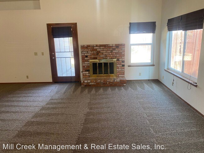 Building Photo - 3 br, 2 bath House - 1035 S. Regina