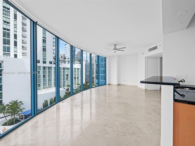 Building Photo - 333 Las Olas Way