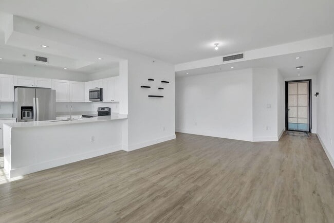 Building Photo - 4100 SW 64th Ave