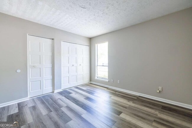 Building Photo - 1010 Mariners Ct