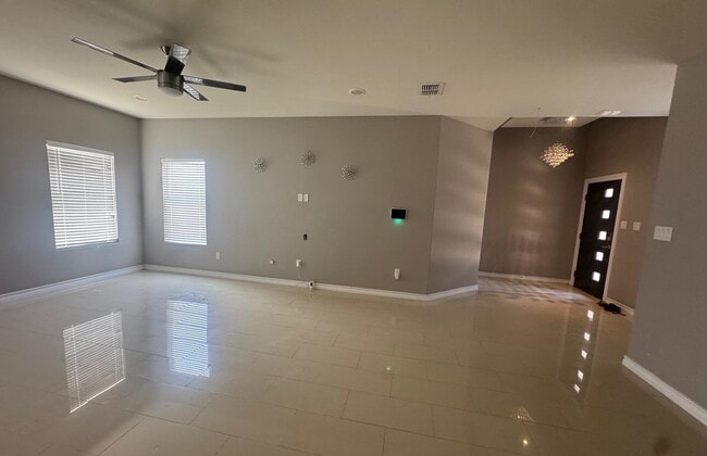 Building Photo - 3227 Imperial Dr