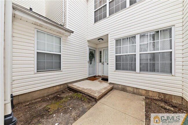 Building Photo - 719 Stony Brook Way