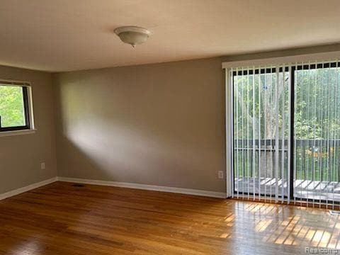 Building Photo - 3847 Normanwood Dr