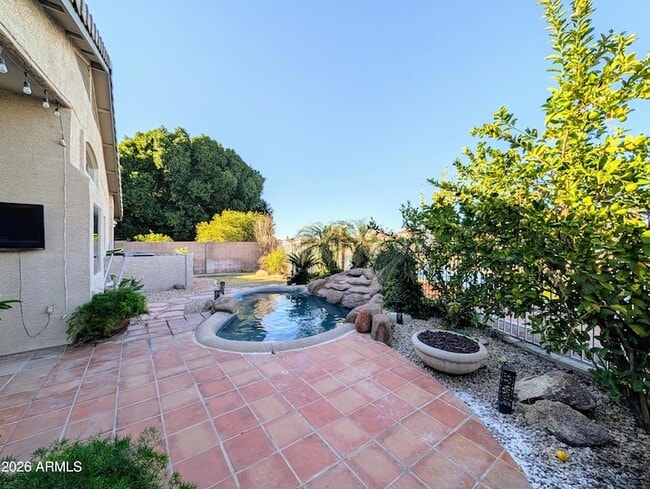 Building Photo - 11134 W Windsor Ave