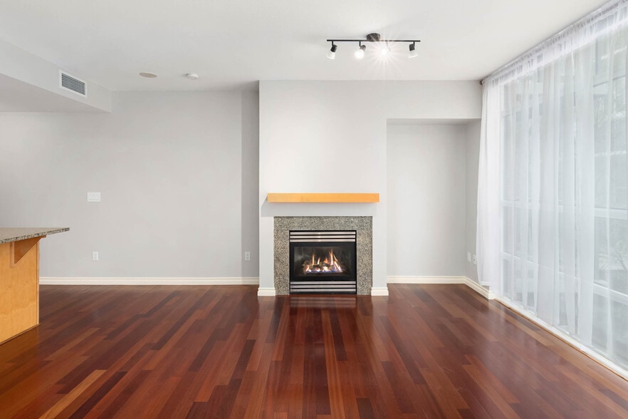 Building Photo - 1420 Terry Ave