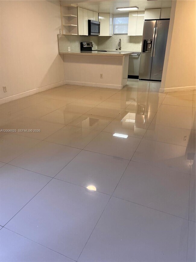 Building Photo - 8290 Lake Dr