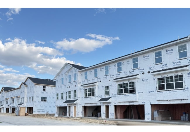 Building Photo - 143 Ellen Ln SW