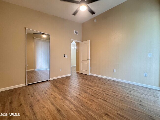 Building Photo - 2929 W Yorkshire Dr