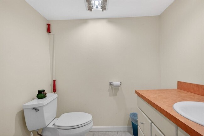 Building Photo - 27 Lower Dam Way