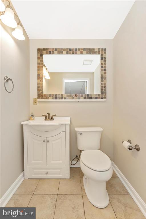 Building Photo - 207 Contour Rd