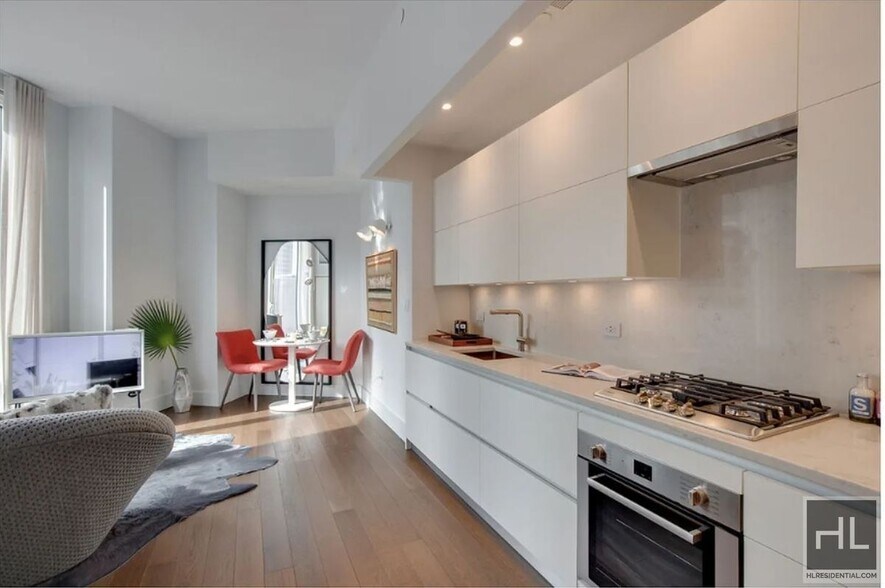 Building Photo - AMAZING STUDIO APARTMENT! WON’T LAST!! NO ...