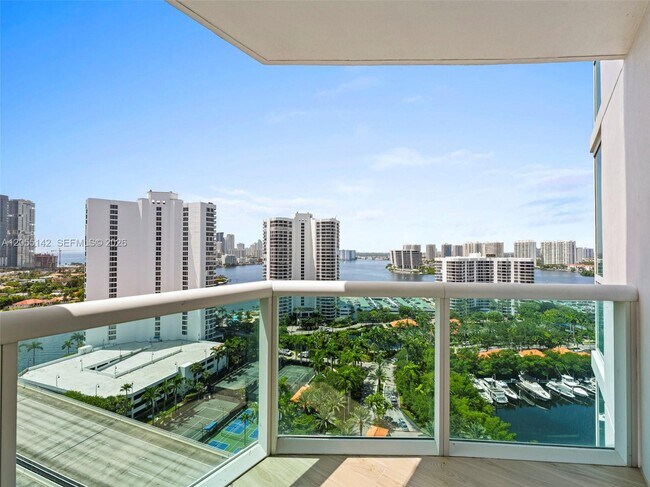 Building Photo - 19400 Turnberry Way
