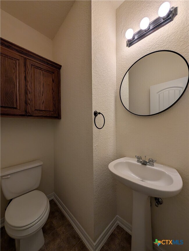 Building Photo - 1270 Hillcrest Dr