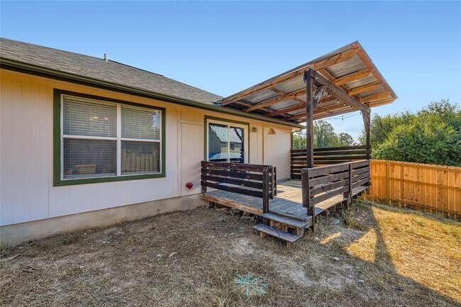 Building Photo - 930 Panorama Dr