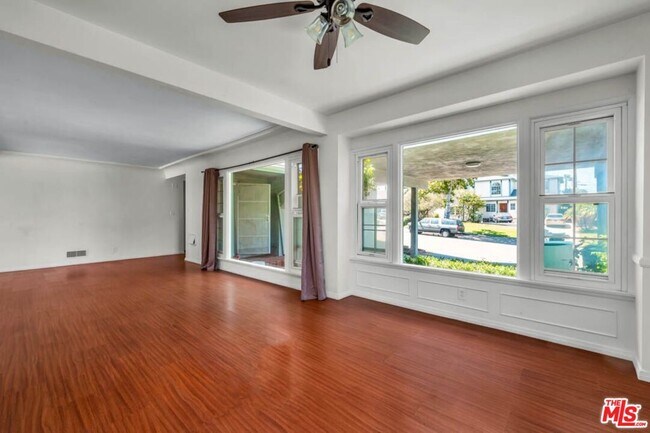 Building Photo - 7318 W 88th St