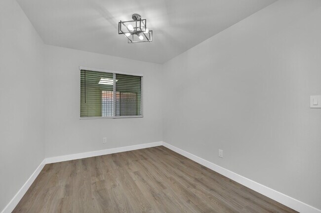 Building Photo - Step into this charming 3-bedroom, 3-bathroom home that has so much to offer!