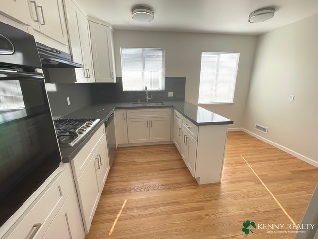 Building Photo - Remodeled Three Bedroom Plus Bonus Room House in Daly City