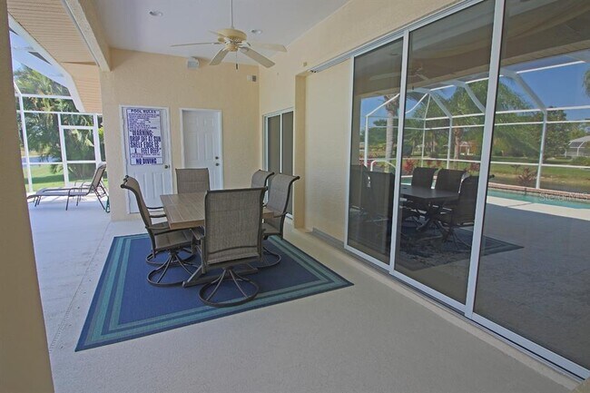 Building Photo - 811 Rotonda Cir