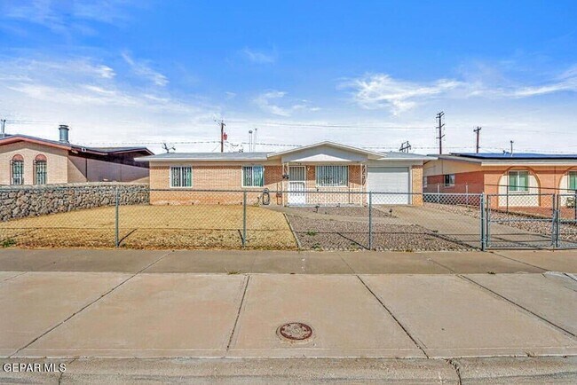 Building Photo - 4909 Winthrop Dr