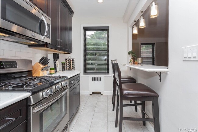 Building Photo - 167-10 Crocheron Ave