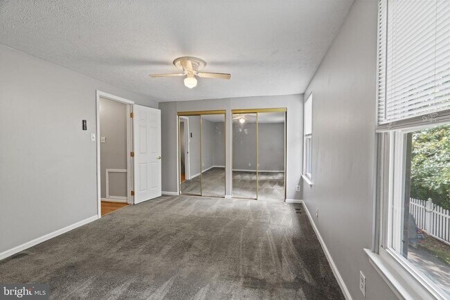 Building Photo - 2502 Greenwood Dr