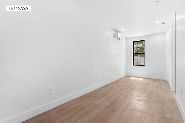 Building Photo - 405 Linden St