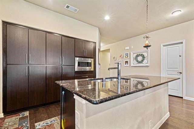Building Photo - 2106 Blakehill Dr