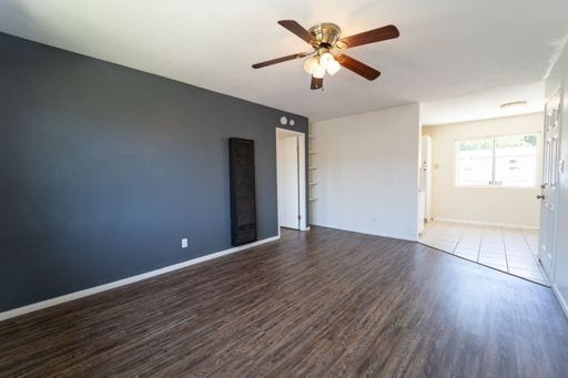 Building Photo - Lakeside Upstairs Two Weeks FREE 1 Bd / 1 ba w Laundry, Covered Parking, + Water/Trash Included