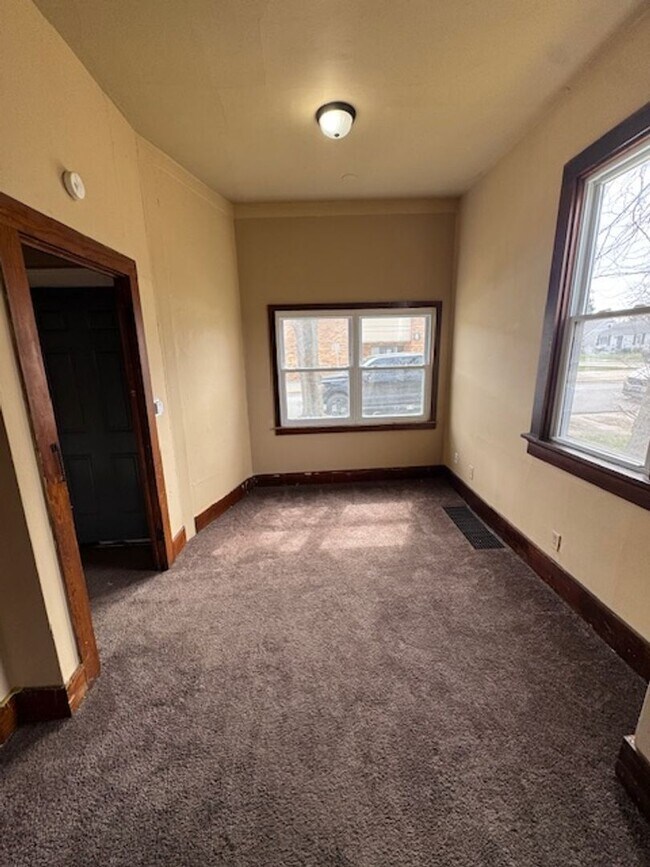 Building Photo - 420 Maxine Dr