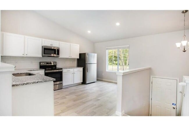 Building Photo - 11128 Farmway Dr