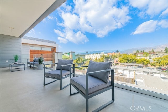 Building Photo - 482 S Arroyo Pkwy