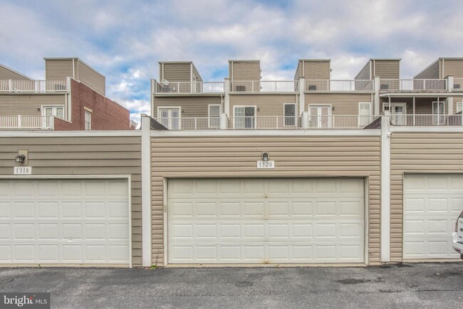 Building Photo - 1320 Race St