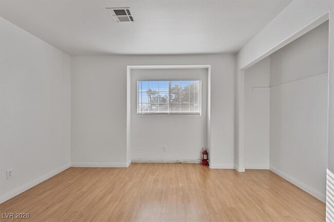 Building Photo - 8758 Arawana Pl