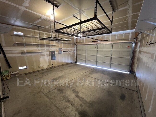 Building Photo - 2605 Sarita Ave NW