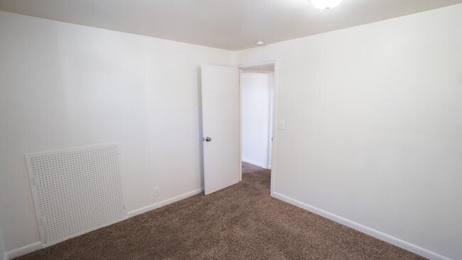 Building Photo - 5558 S Somerset Way