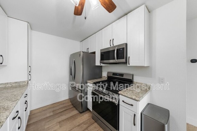 Building Photo - 784 Hill Top Dr