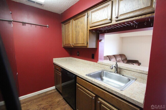 Building Photo - 5015 Ravens Crest Dr