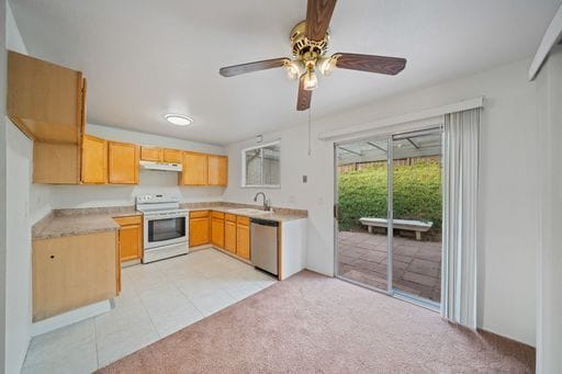 Building Photo - San Diego New Years Special Two Weeks FREE 3 bed /2 bath Home w Garage, Enclosed Patios, Fireplac...